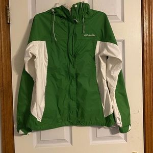 green Columbia light raincoat medium